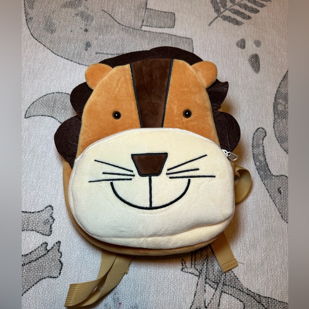 NWOT Lion Face Kids or toddler Backpack